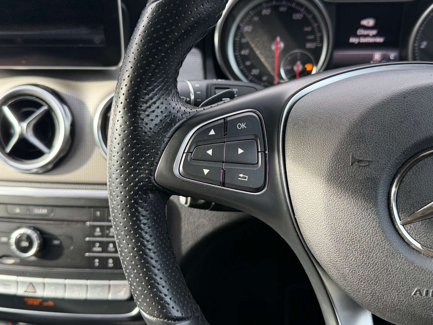 Used Mercedes-Benz GLA 2018 for sale - 76232168: Photo 28