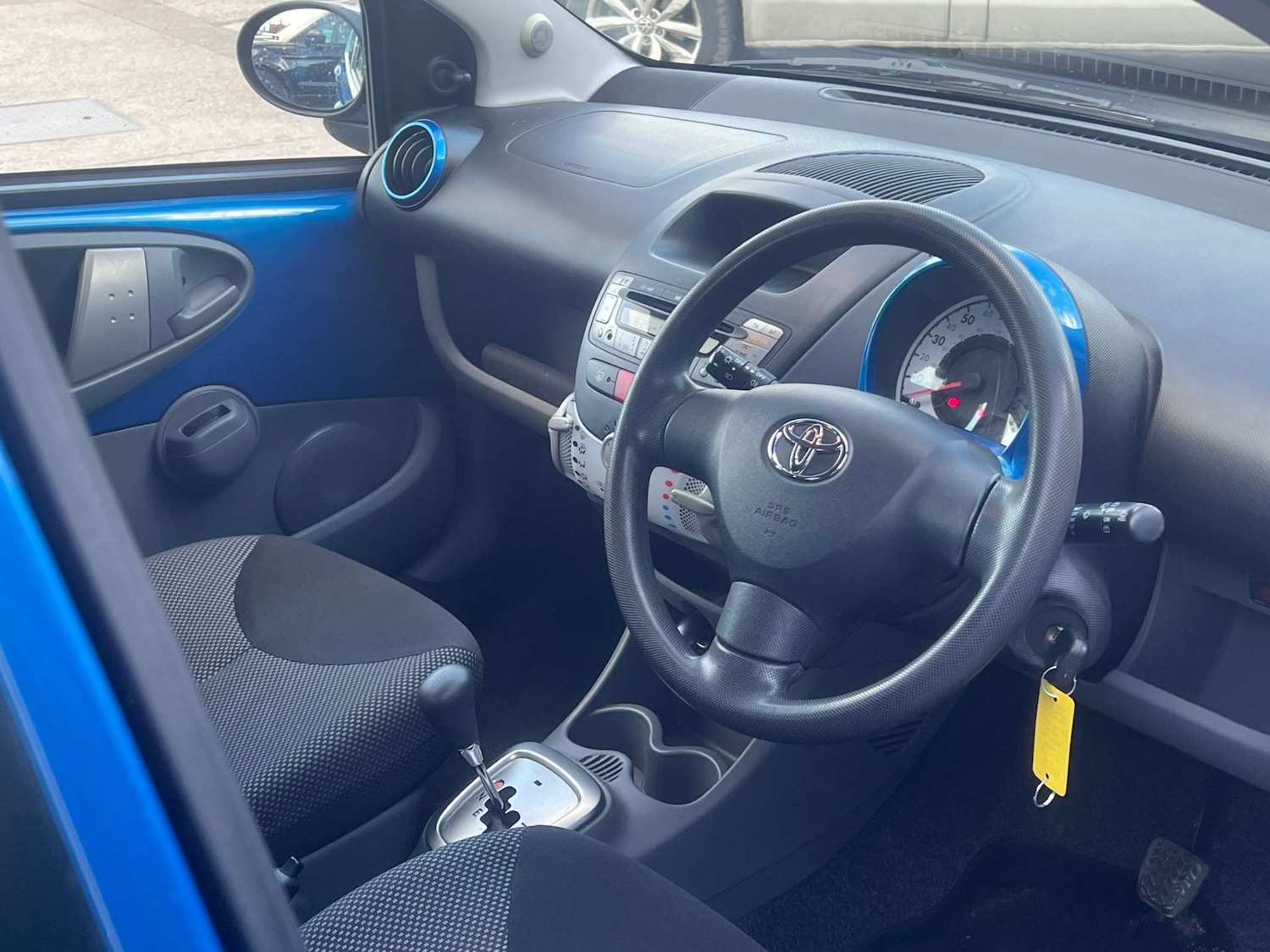 Used Toyota AYGO 2009 for sale - 77720498: Photo 3