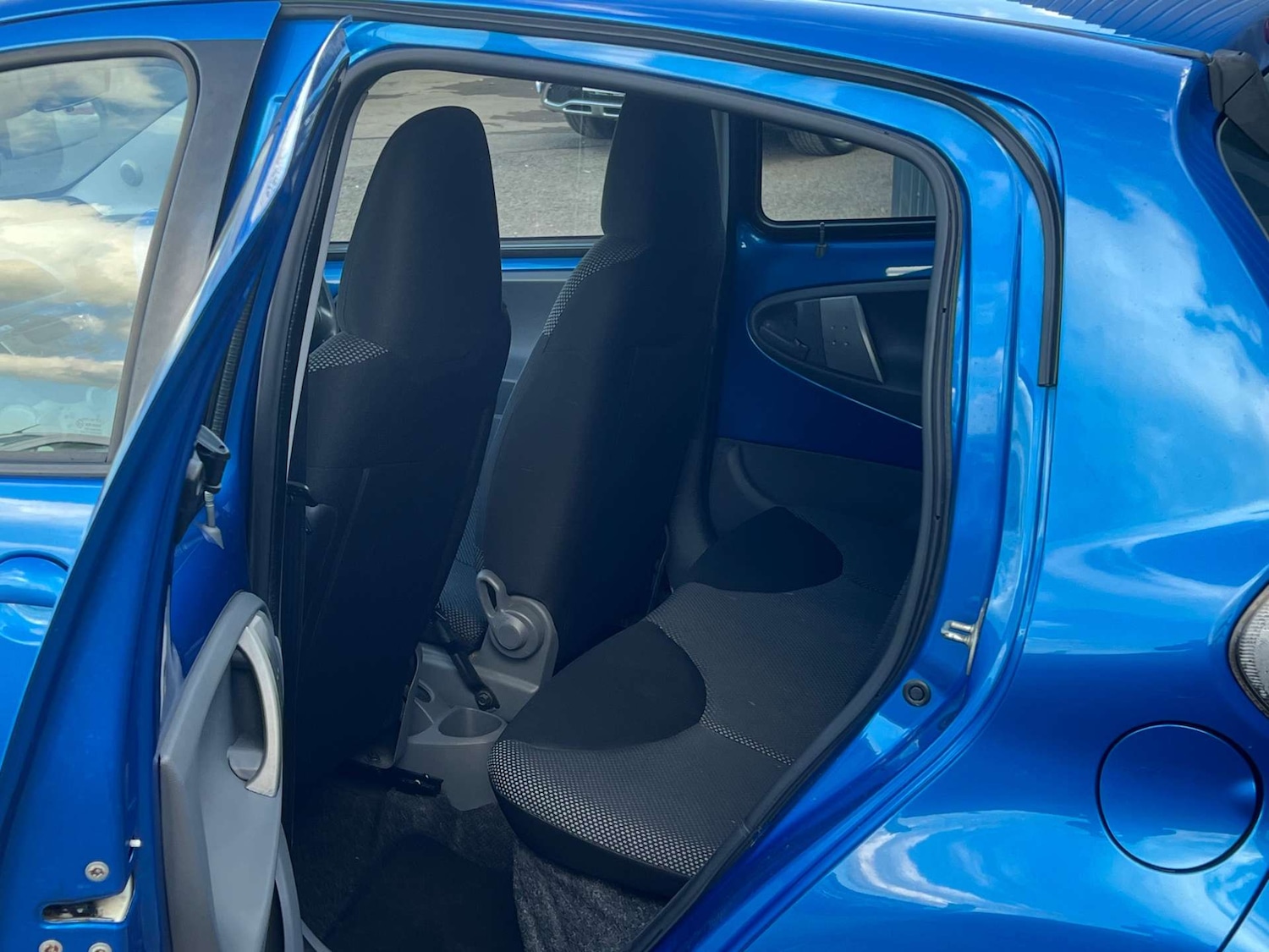 Used Toyota AYGO 2009 for sale - 77720498: Photo 6