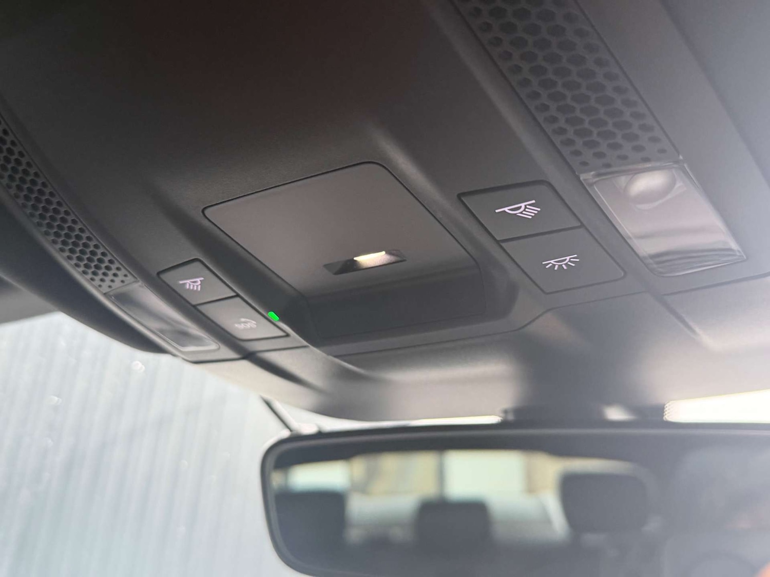 Used Porsche Taycan 2022 for sale - 77903039: Photo 15