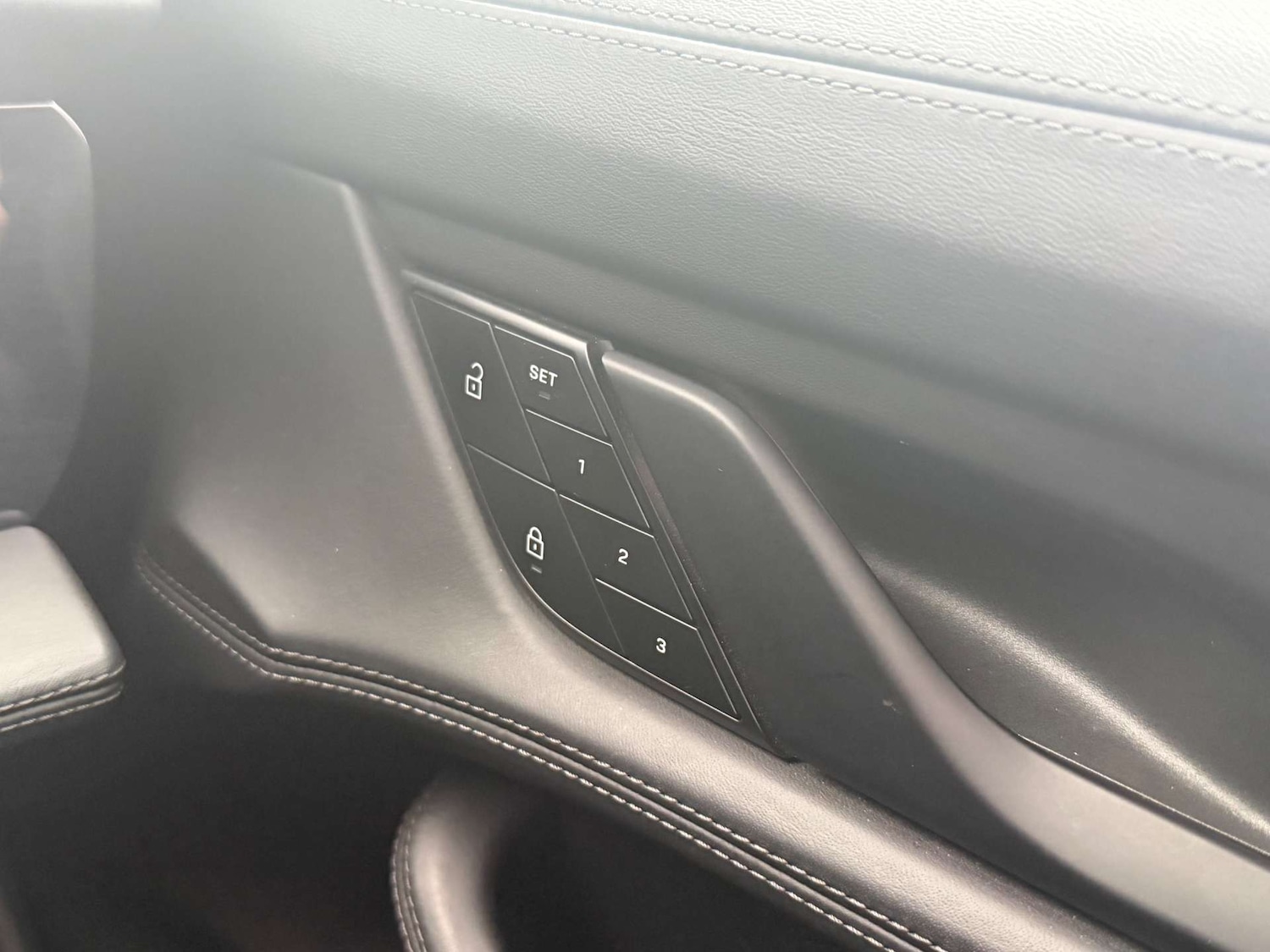 Used Porsche Taycan 2022 for sale - 77903039: Photo 29