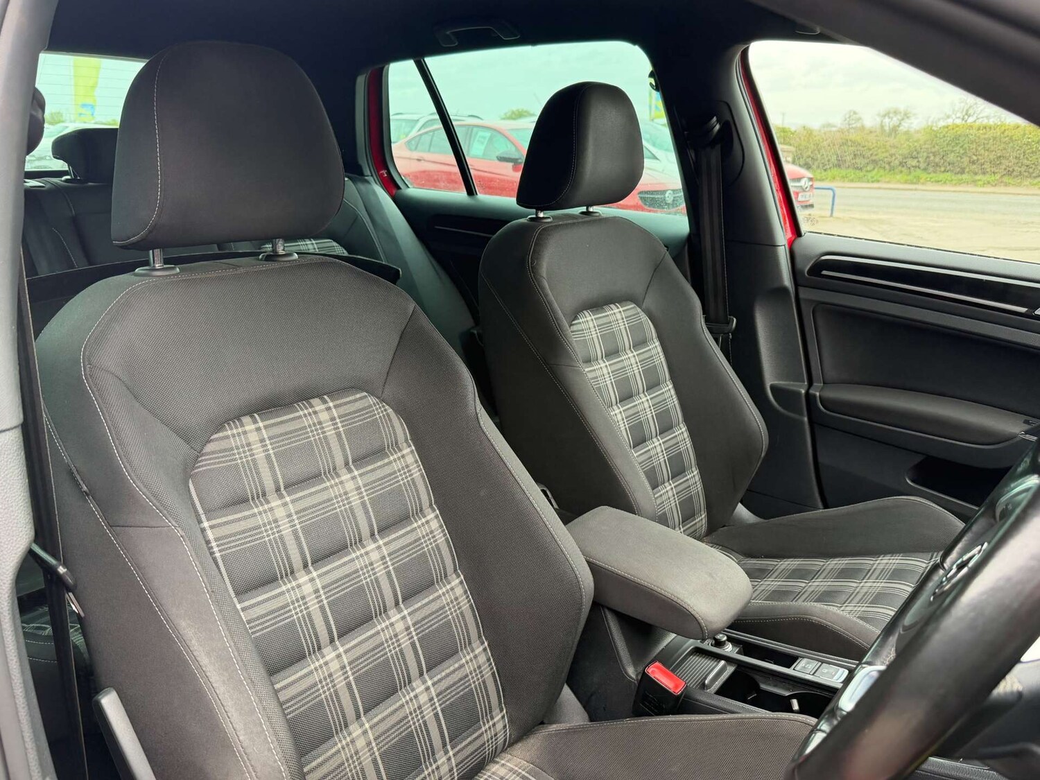 Used Volkswagen Golf 2014 for sale - 78196756: Photo 9