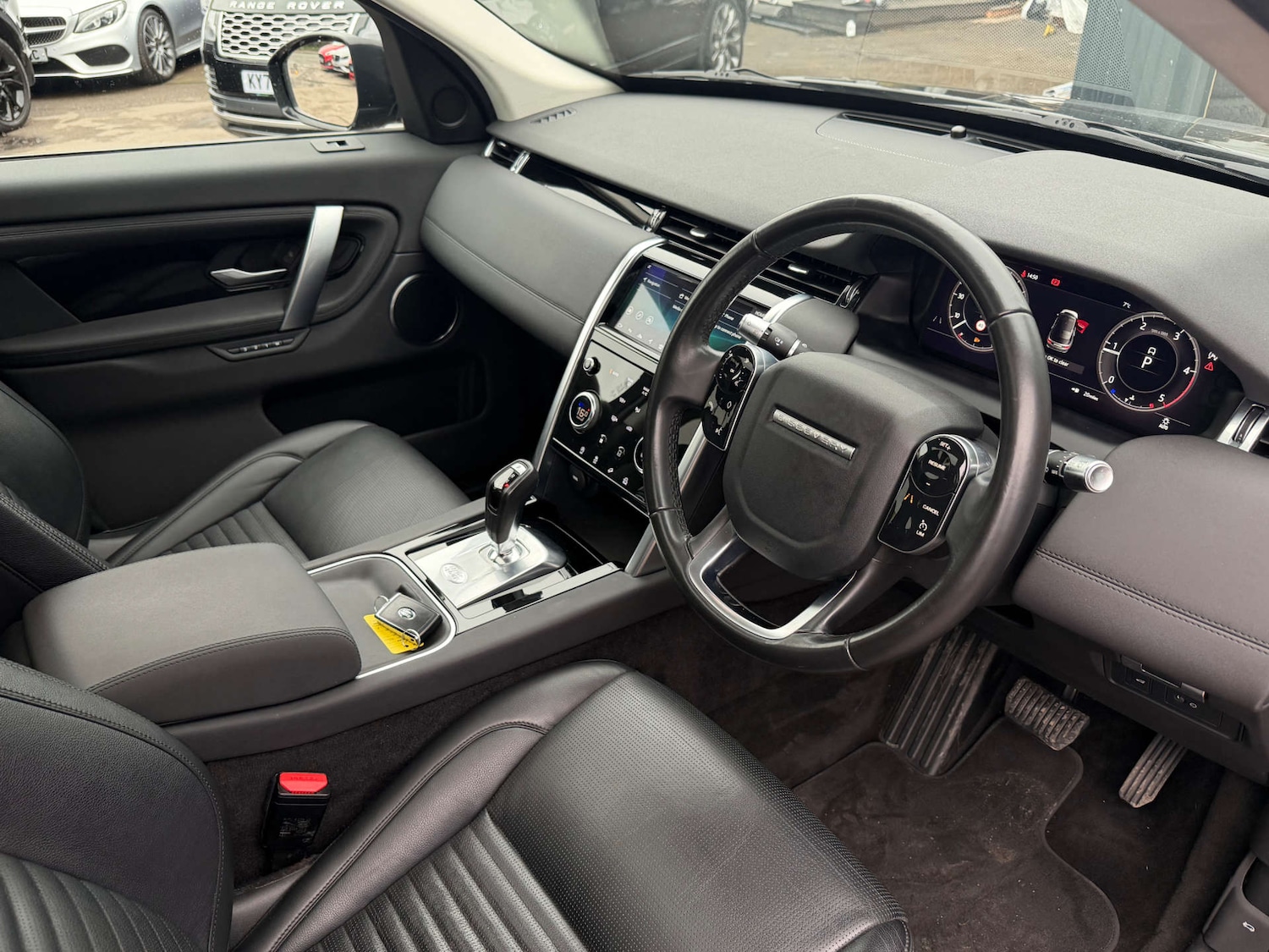 Used Land Rover Discovery Sport 2019 for sale - 77581107: Photo 2