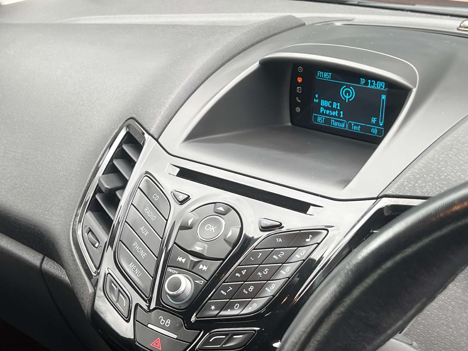 Used Ford Fiesta 2015 for sale - 77647613: Photo 7