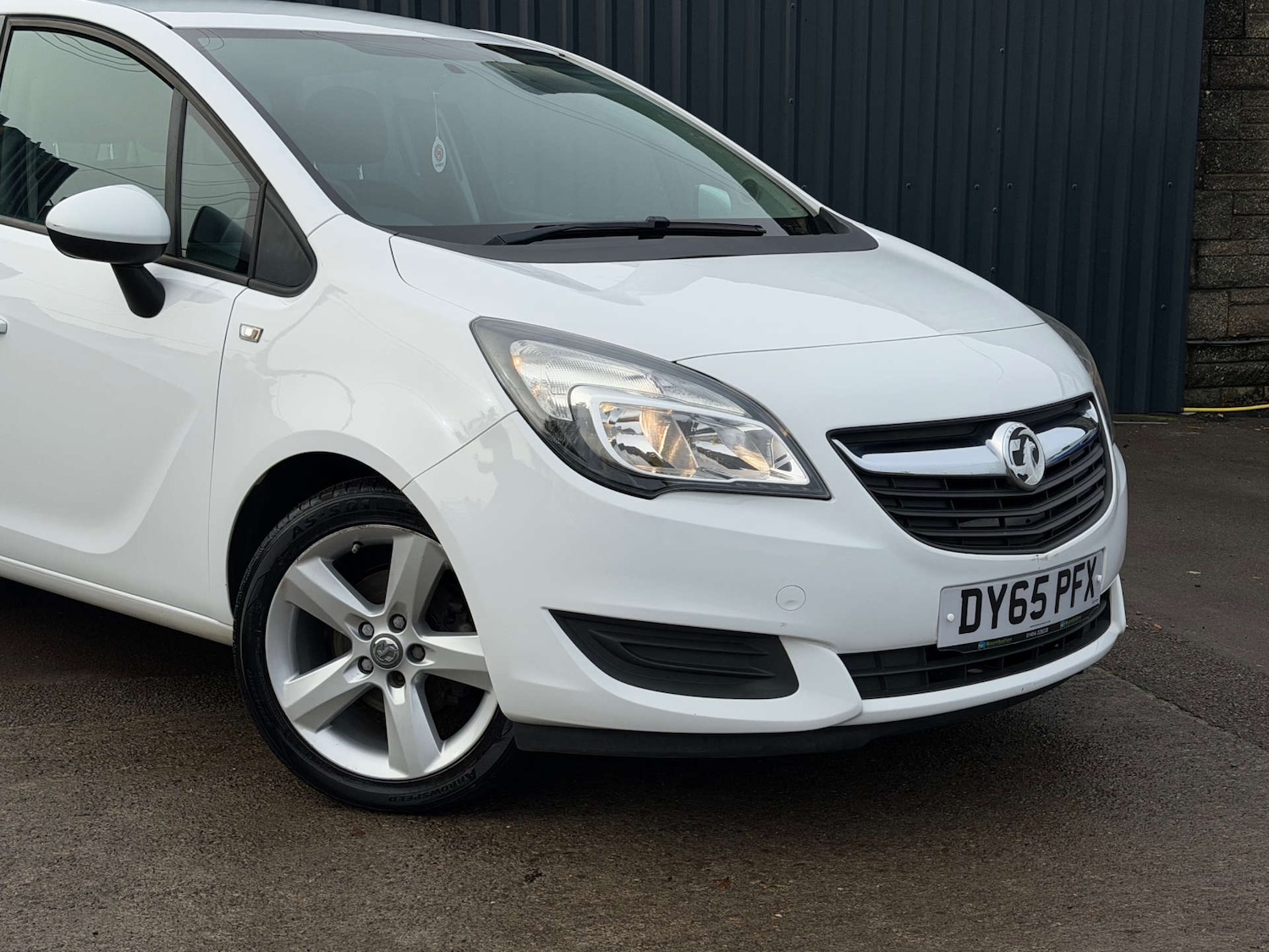 Used Vauxhall Meriva 2015 for sale - 76604248: Photo 2