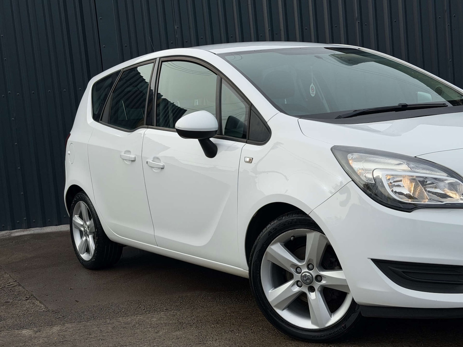 Used Vauxhall Meriva 2015 for sale - 76604248: Photo 3