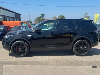Used Land Rover Discovery Sport 2017 for sale - 75383760: Photo
