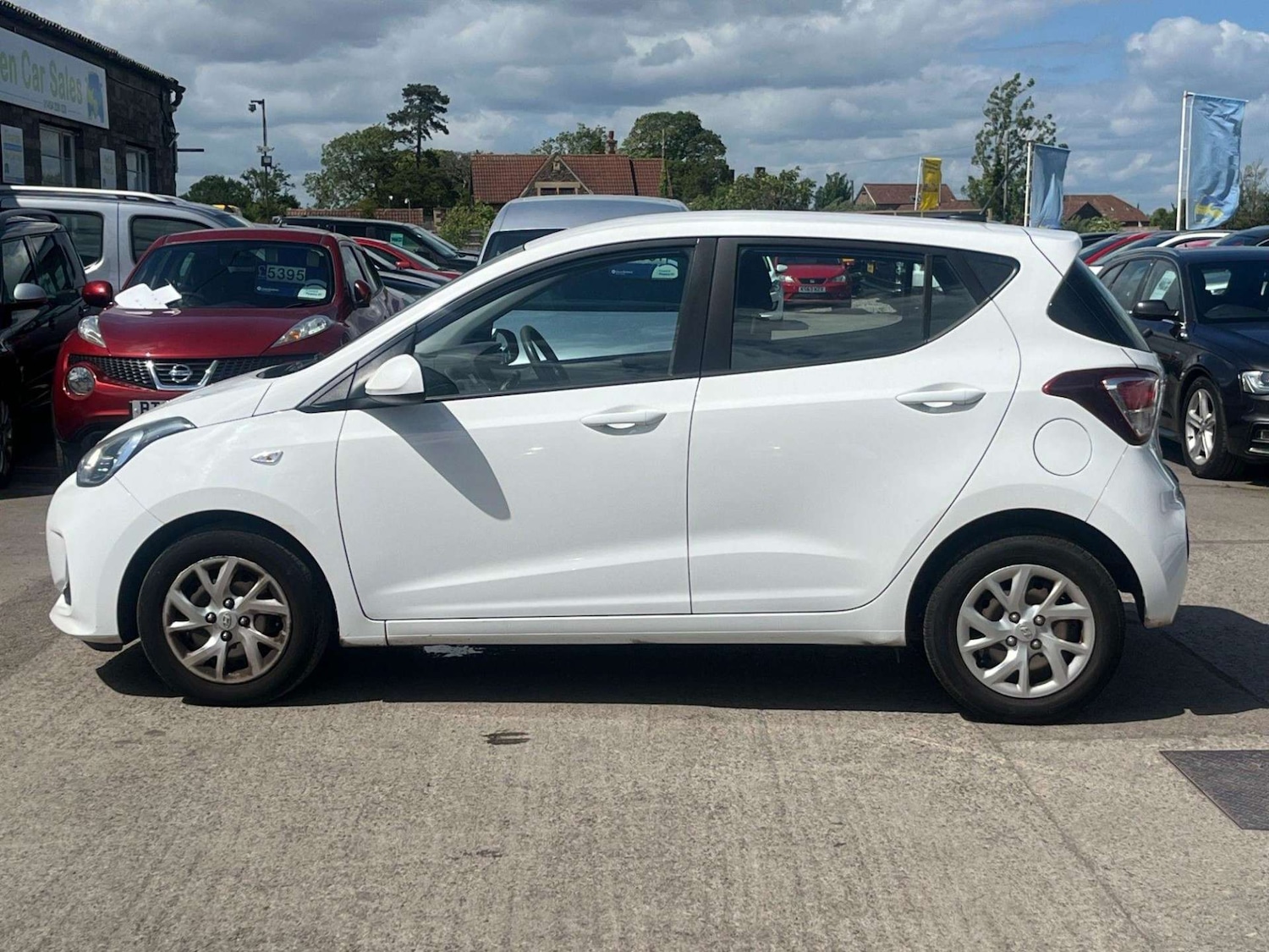 Used Hyundai i10 2017 for sale - 76601775: Photo 10