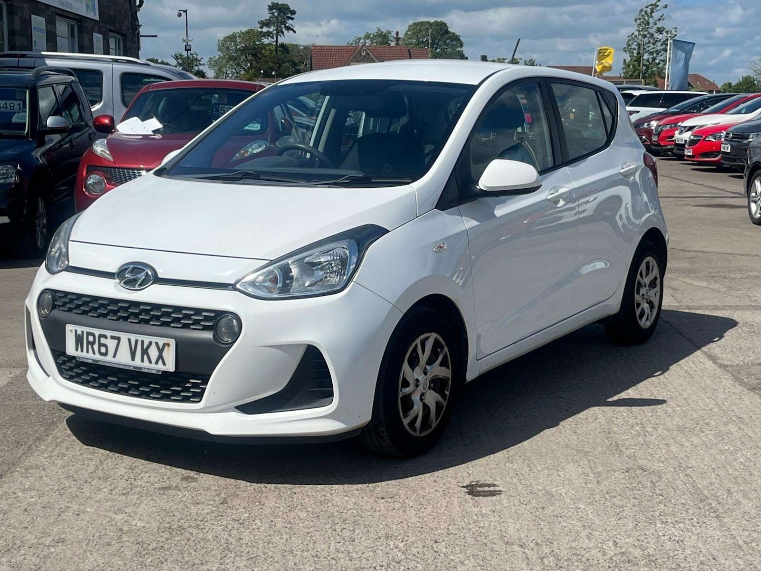 Used Hyundai i10 2017 for sale - 76601775: Photo 11