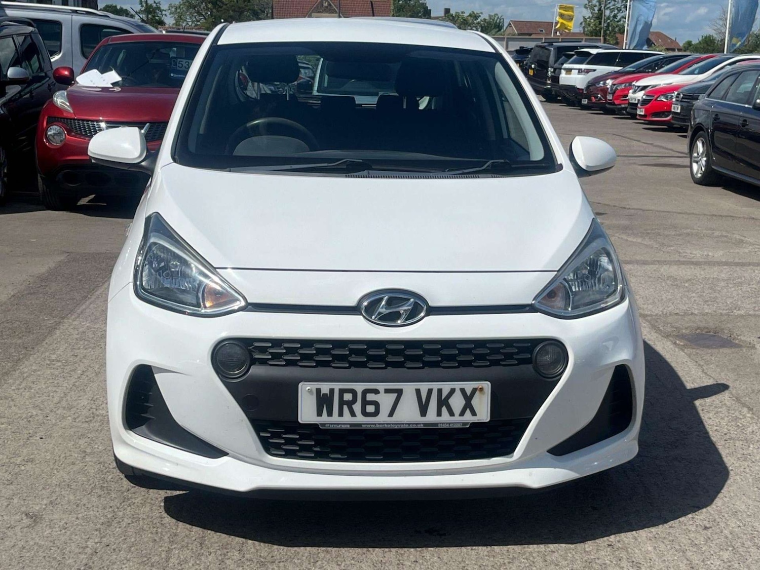Used Hyundai i10 2017 for sale - 76601775: Photo 12