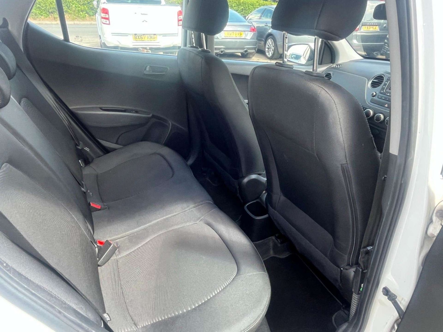 Used Hyundai i10 2017 for sale - 76601775: Photo 22