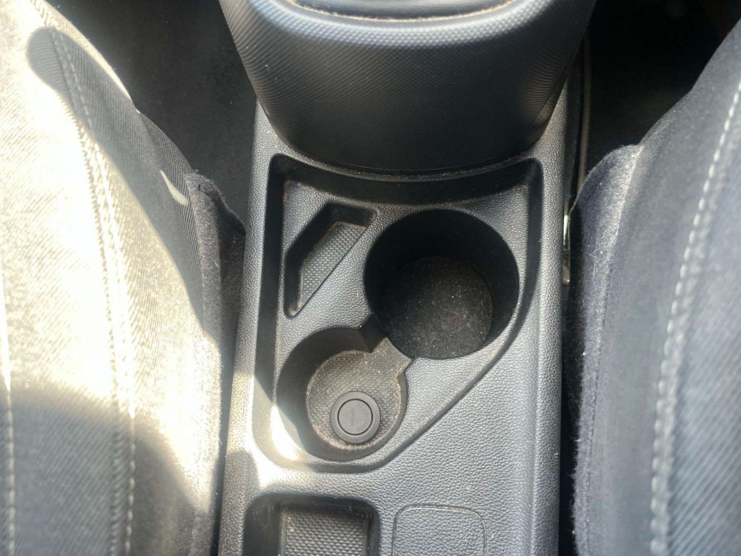 Used Hyundai i10 2017 for sale - 76601775: Photo 34