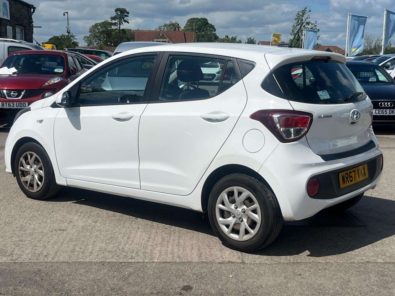 Used Hyundai i10 2017 for sale - 76601775: Photo 8
