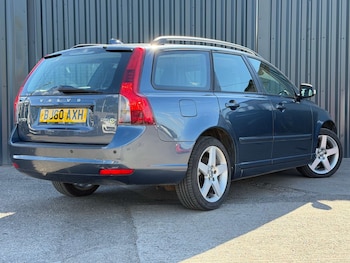 Used Volvo V50 2010 for sale - 78960146: Photo