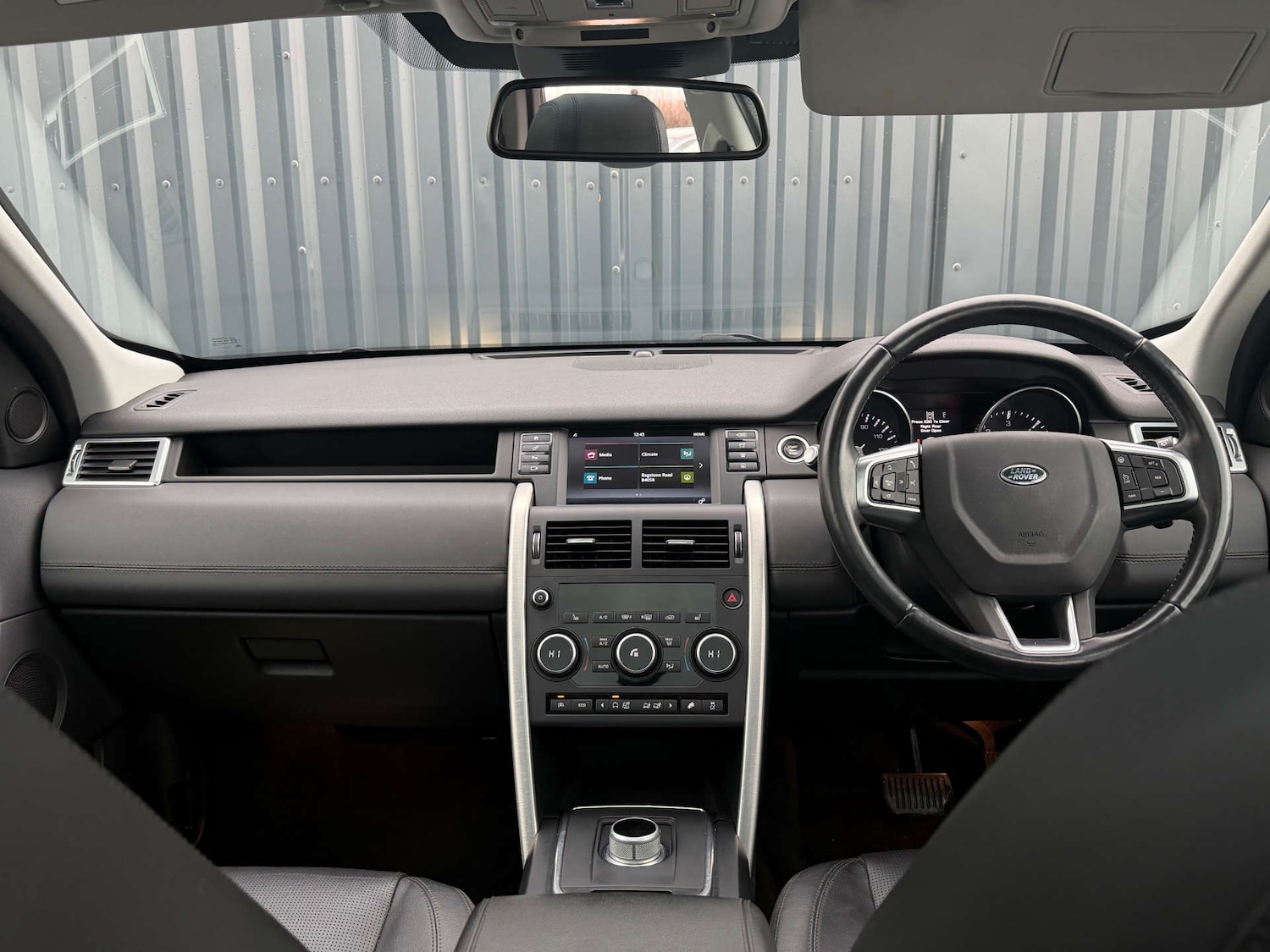 Used Land Rover Discovery Sport 2015 for sale - 78080717: Photo 13