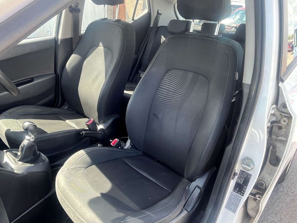 Used Hyundai i10 2017 for sale - 76232162: Photo 5