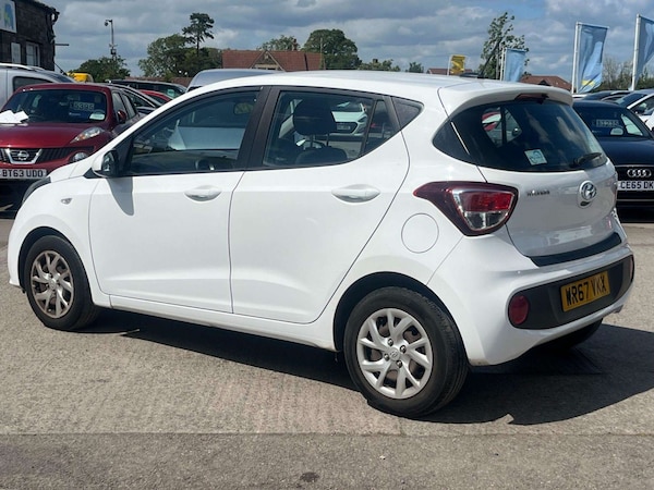 Used Hyundai i10 2017 for sale - 76232162: Photo 8