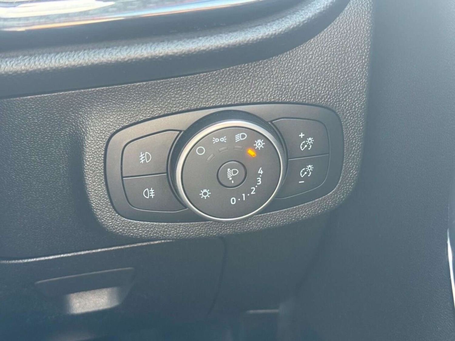 Used Ford Fiesta 2018 for sale - 76601905: Photo 22