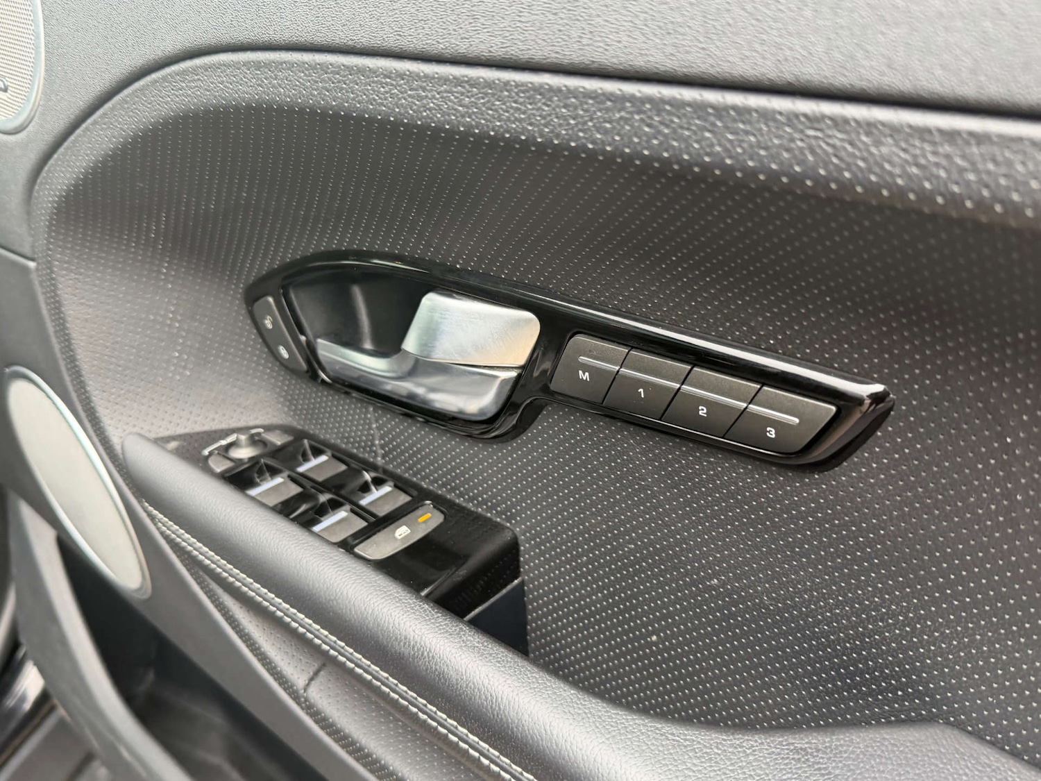 Used Land Rover Range Rover Evoque 2012 for sale - 78032004: Photo 5