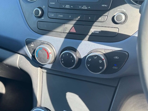 Used Hyundai i10 2015 for sale - 76232180: Photo 20