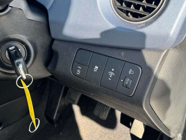 Used Hyundai i10 2015 for sale - 76232180: Photo 25