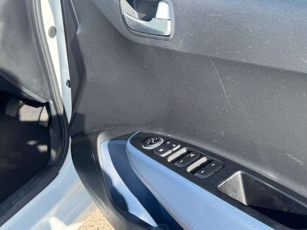 Used Hyundai i10 2015 for sale - 76232180: Photo 27