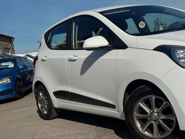 Used Hyundai i10 2015 for sale - 76232180: Photo 2