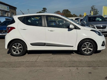 Used Hyundai i10 2015 for sale - 76232180: Photo 4