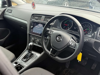 Used Volkswagen Golf 2020 for sale - 77502026: Photo