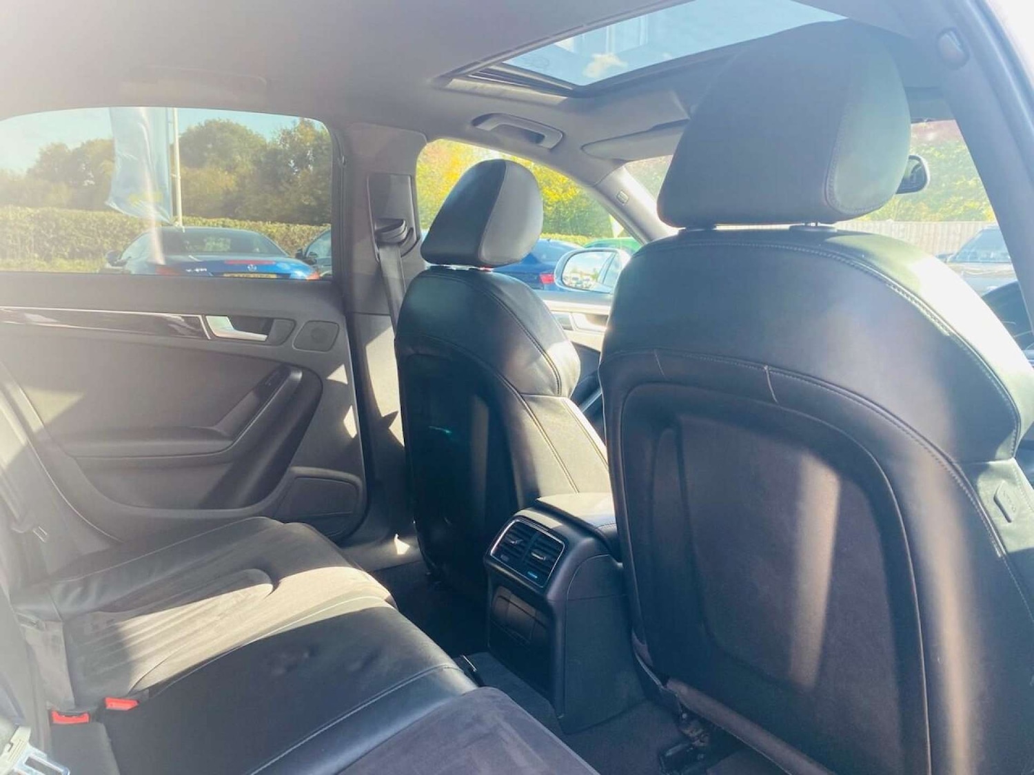 Used Audi A4 2010 for sale - 76604220: Photo 9