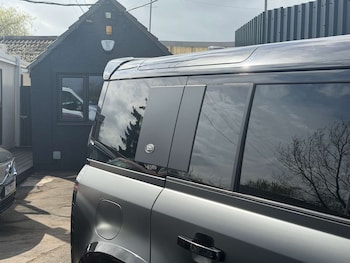 Used Land Rover Defender 2021 for sale - 78257257: Photo