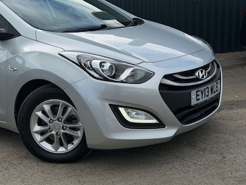Used Hyundai i30 2013 for sale - 76427154: Photo