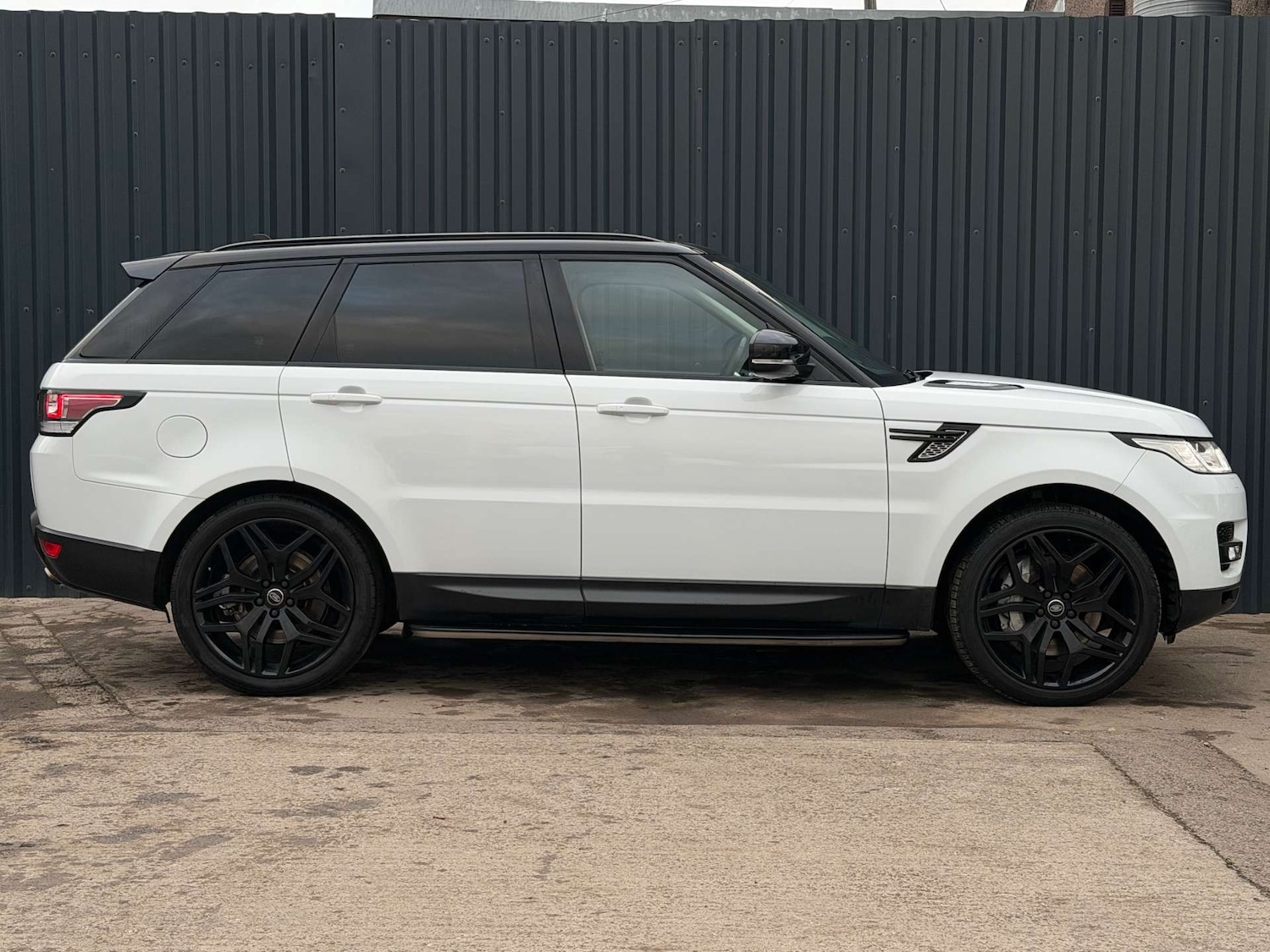 Used Land Rover Range Rover Sport 2015 for sale - 76604271: Photo 28