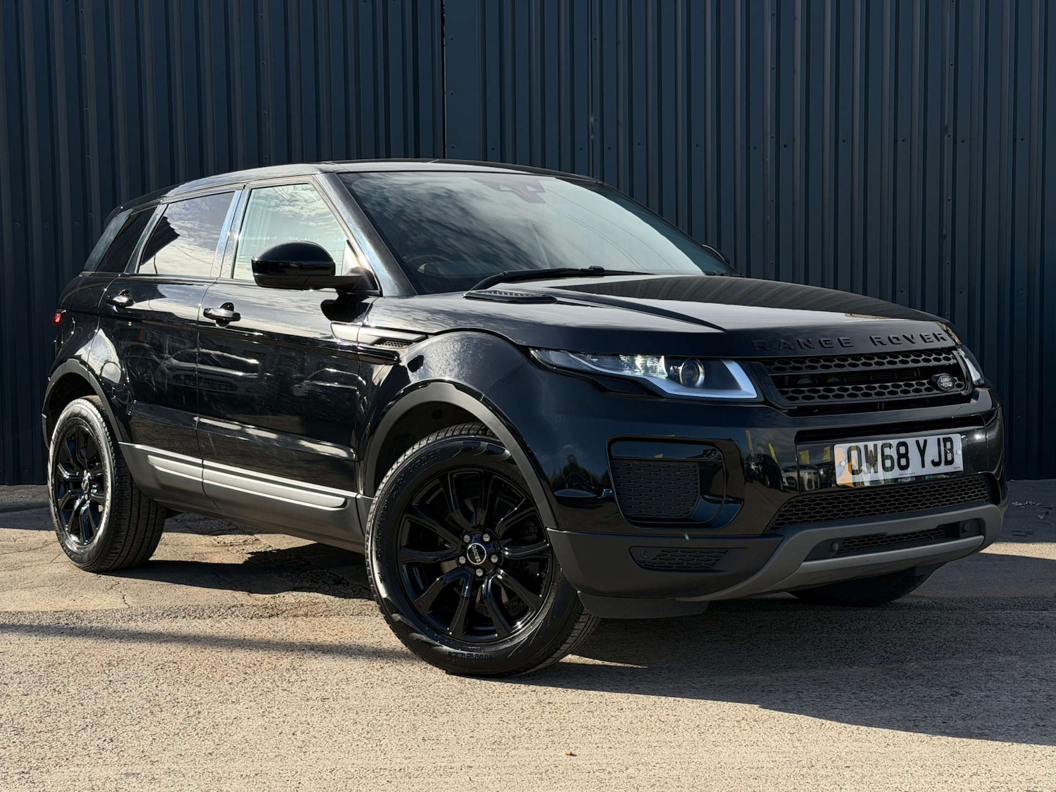 Used Land Rover Range Rover Evoque 2019 for sale - 76706753: Photo 1