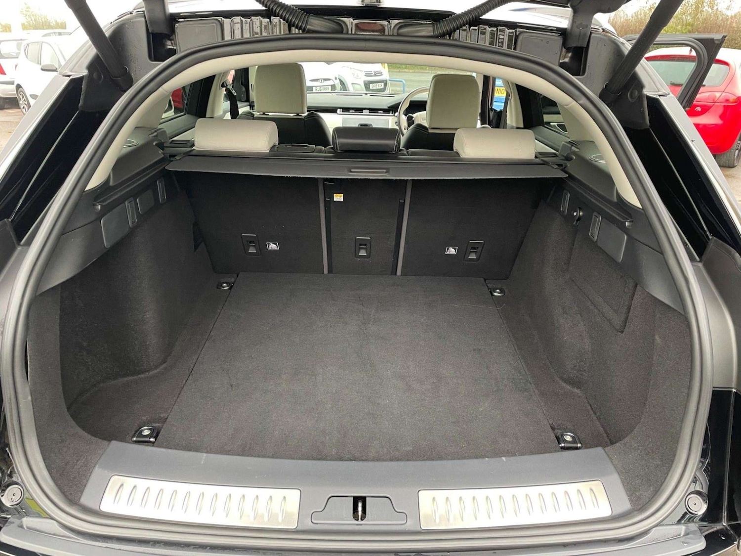 Used Land Rover Range Rover Velar 2018 for sale - 76601993: Photo 24