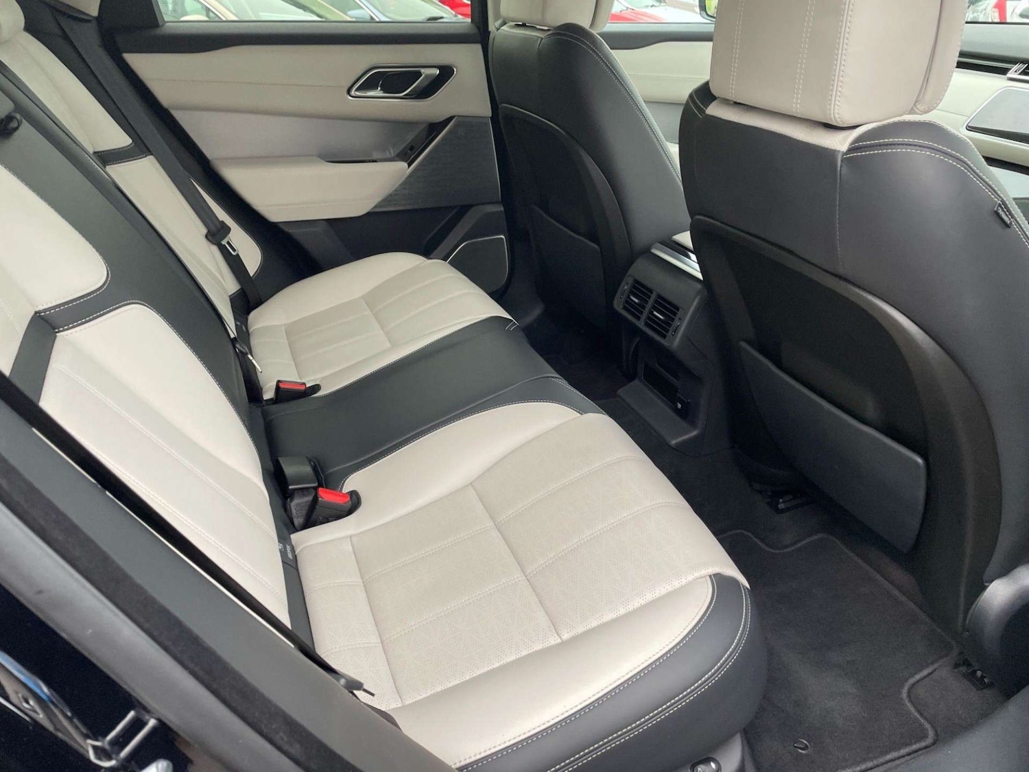 Used Land Rover Range Rover Velar 2018 for sale - 76601993: Photo 7