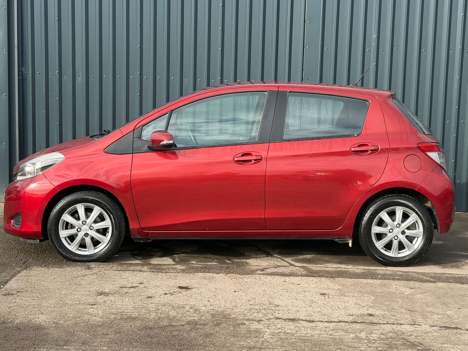 Used Toyota Yaris 2011 for sale - 78066697: Photo 14