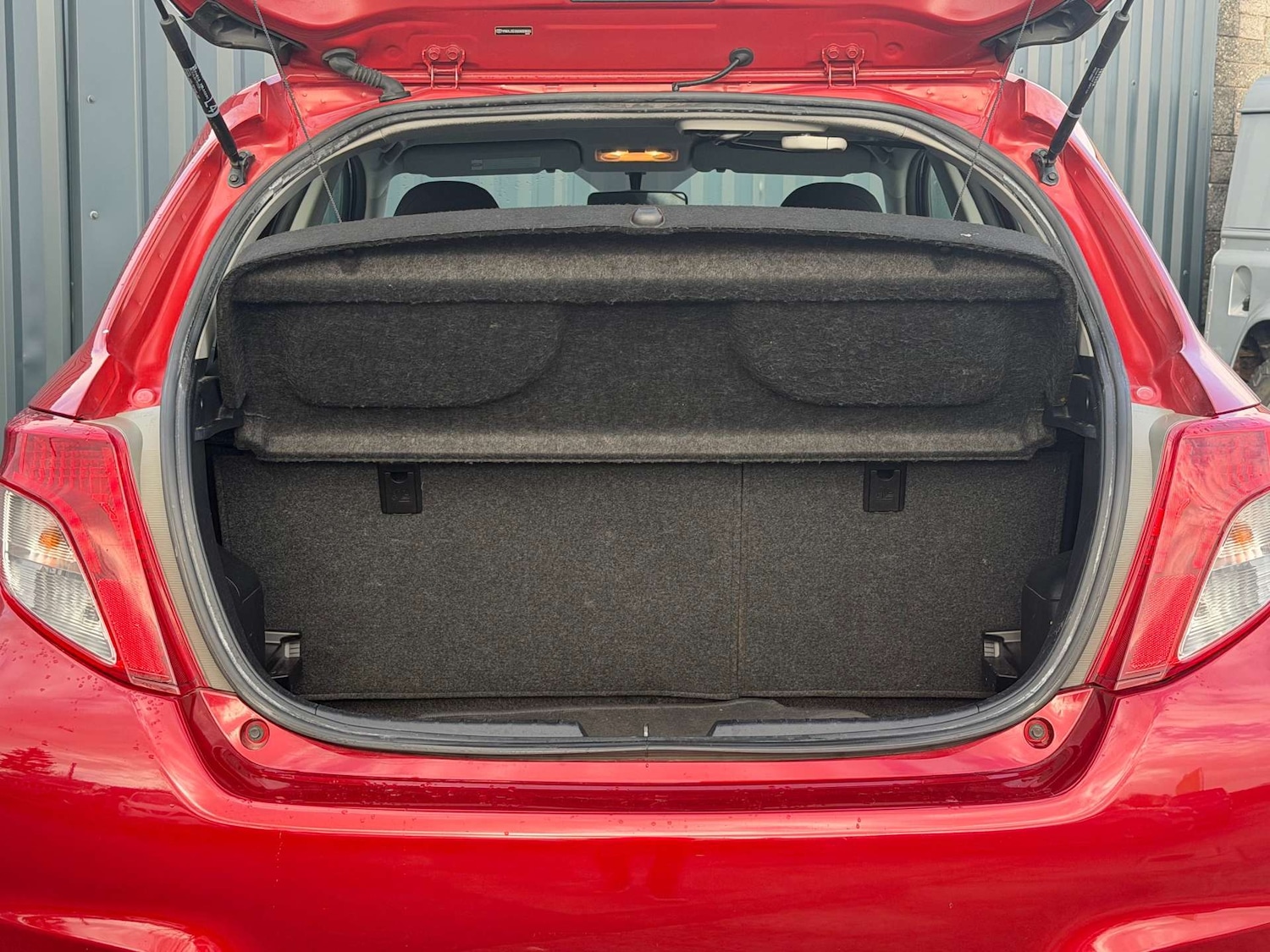 Used Toyota Yaris 2011 for sale - 78066697: Photo 15