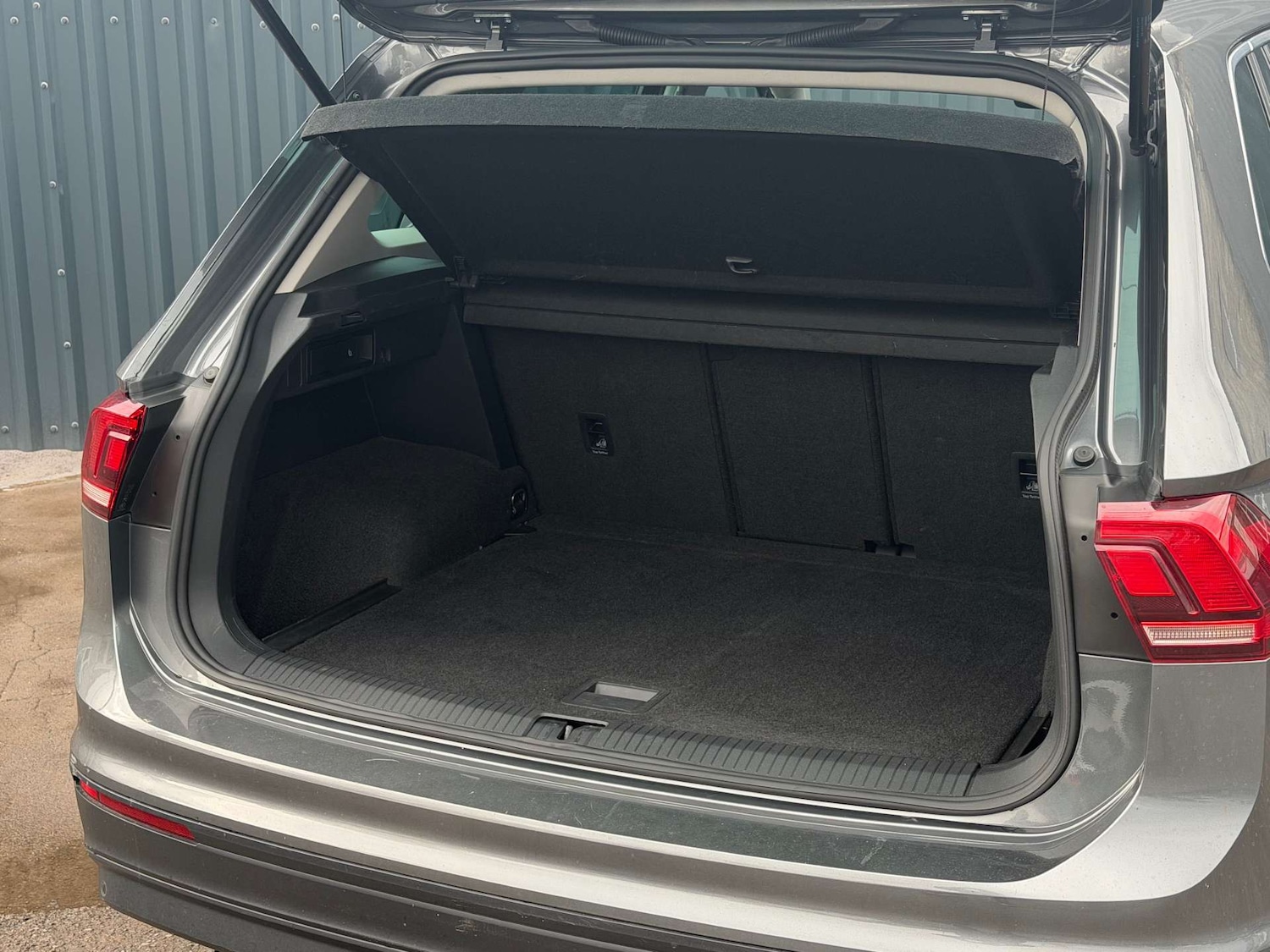 Used Volkswagen Tiguan 2019 for sale - 76544284: Photo 32