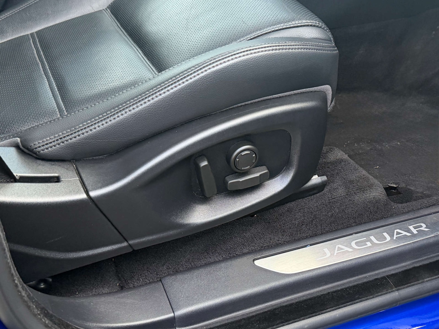 Used Jaguar E-Pace 2020 for sale - 76934884: Photo 15