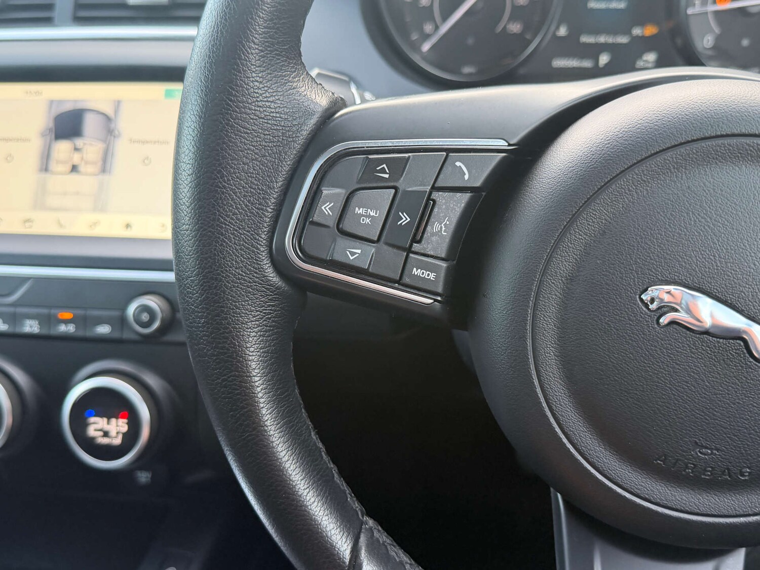 Used Jaguar E-Pace 2020 for sale - 76934884: Photo 17