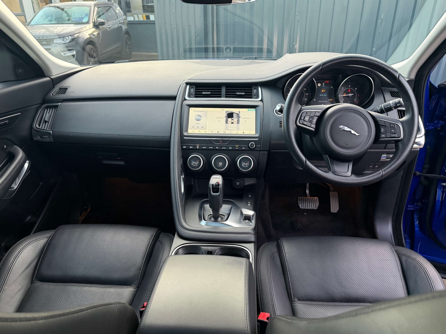 Used Jaguar E-Pace 2020 for sale - 76934884: Photo 3