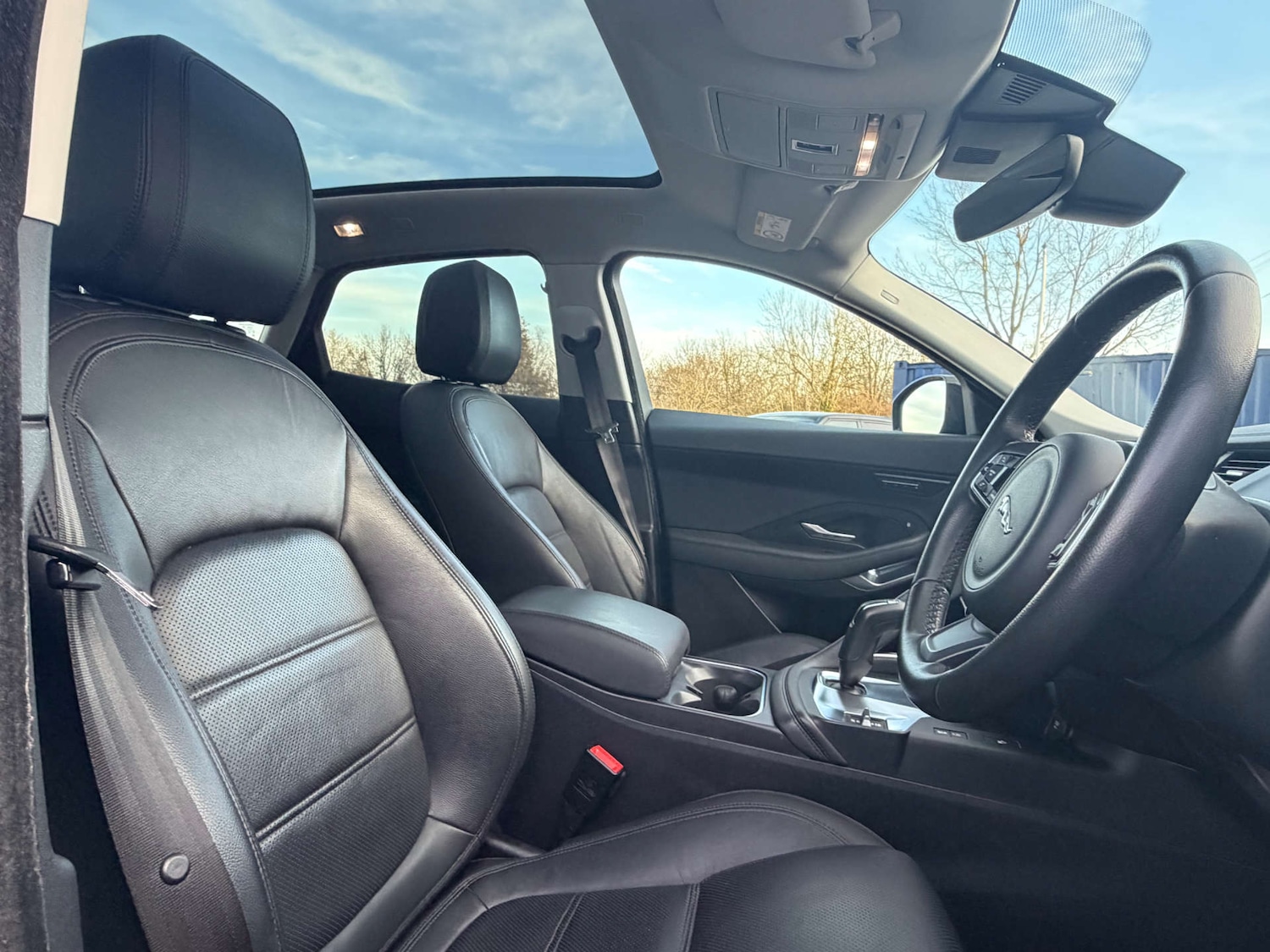 Used Jaguar E-Pace 2020 for sale - 76934884: Photo 4