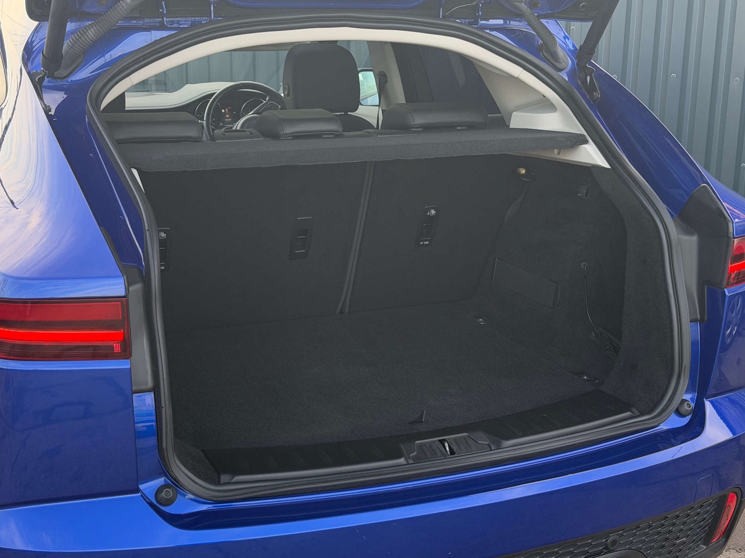 Used Jaguar E-Pace 2020 for sale - 76934884: Photo 9