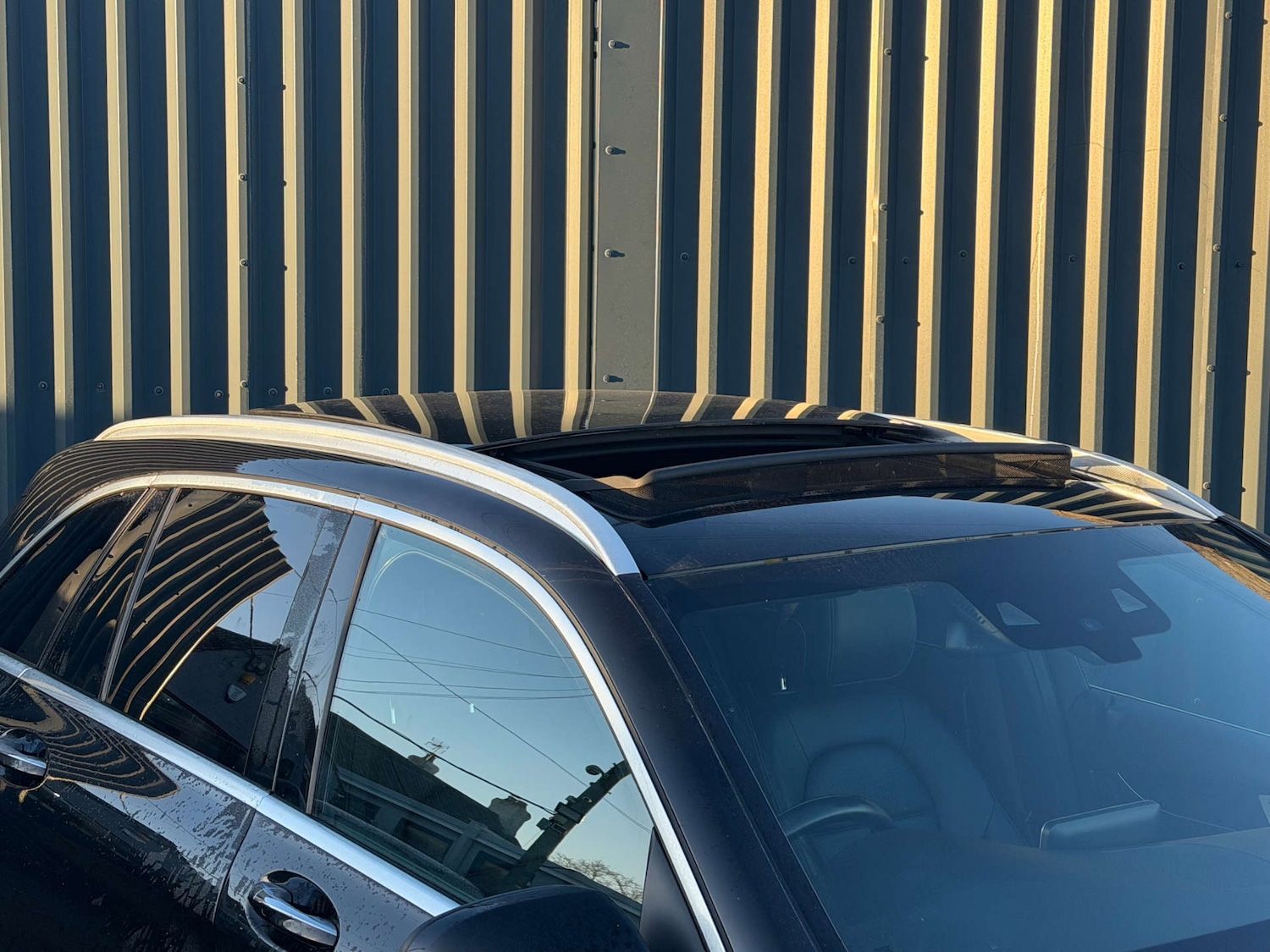 Used Mercedes-Benz GLC 2018 for sale - 76941051: Photo 2