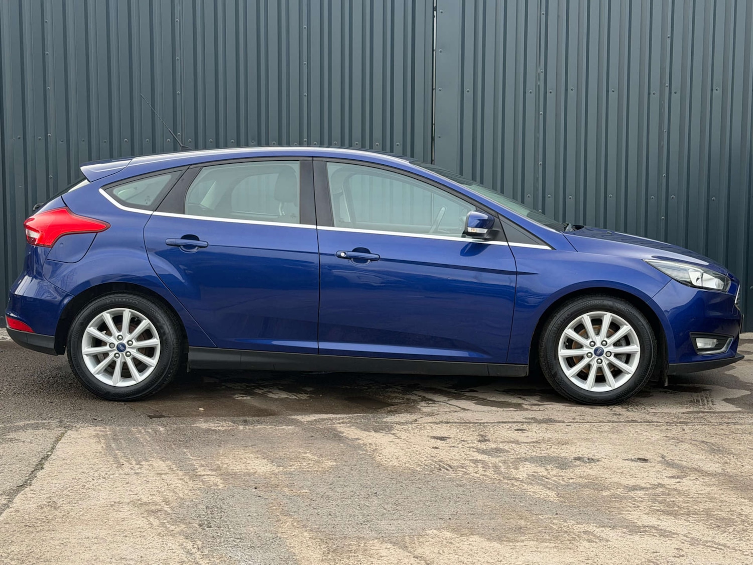 Used Ford Focus 2015 for sale - 77535121: Photo 4