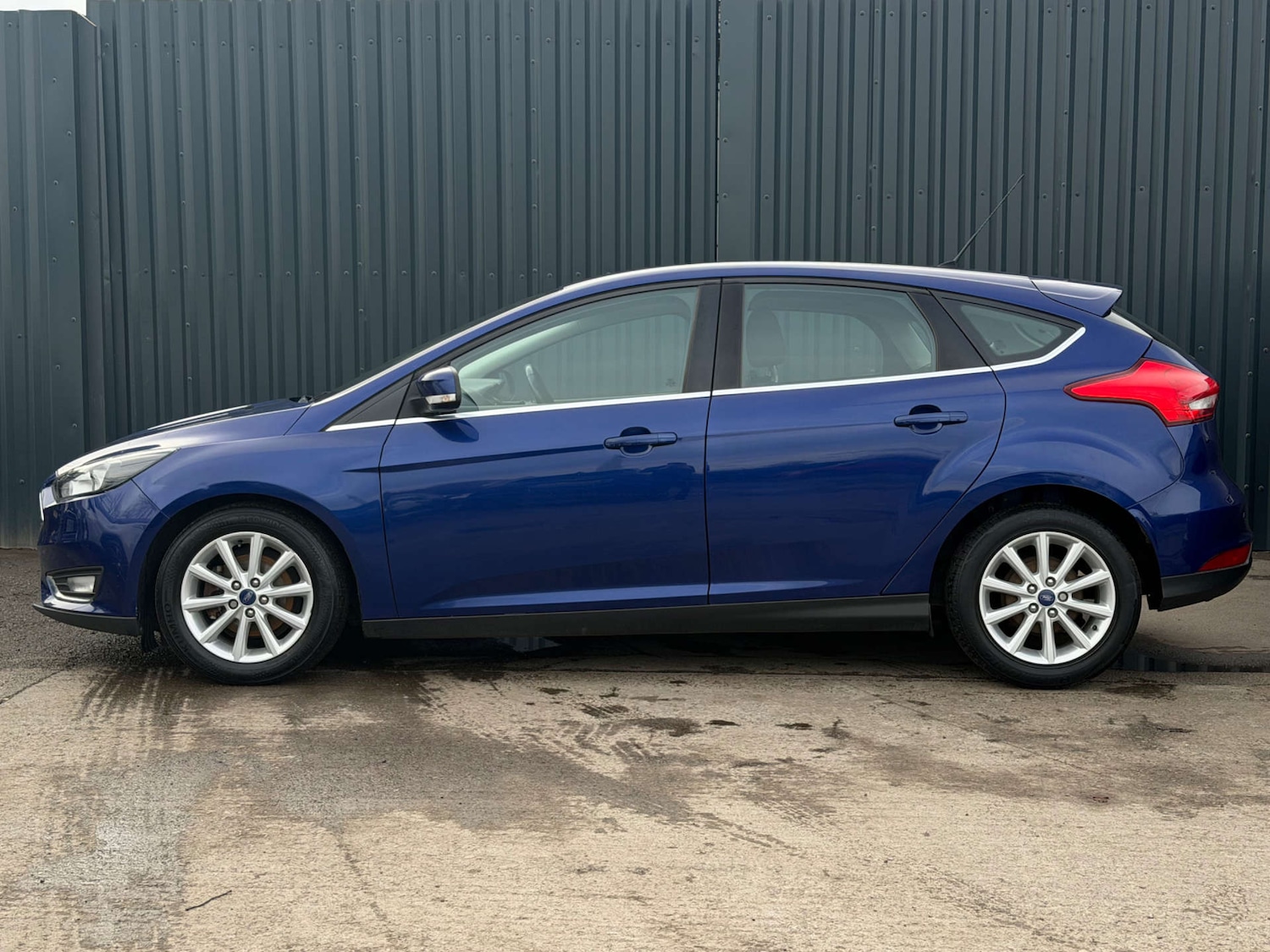 Used Ford Focus 2015 for sale - 77535121: Photo 5