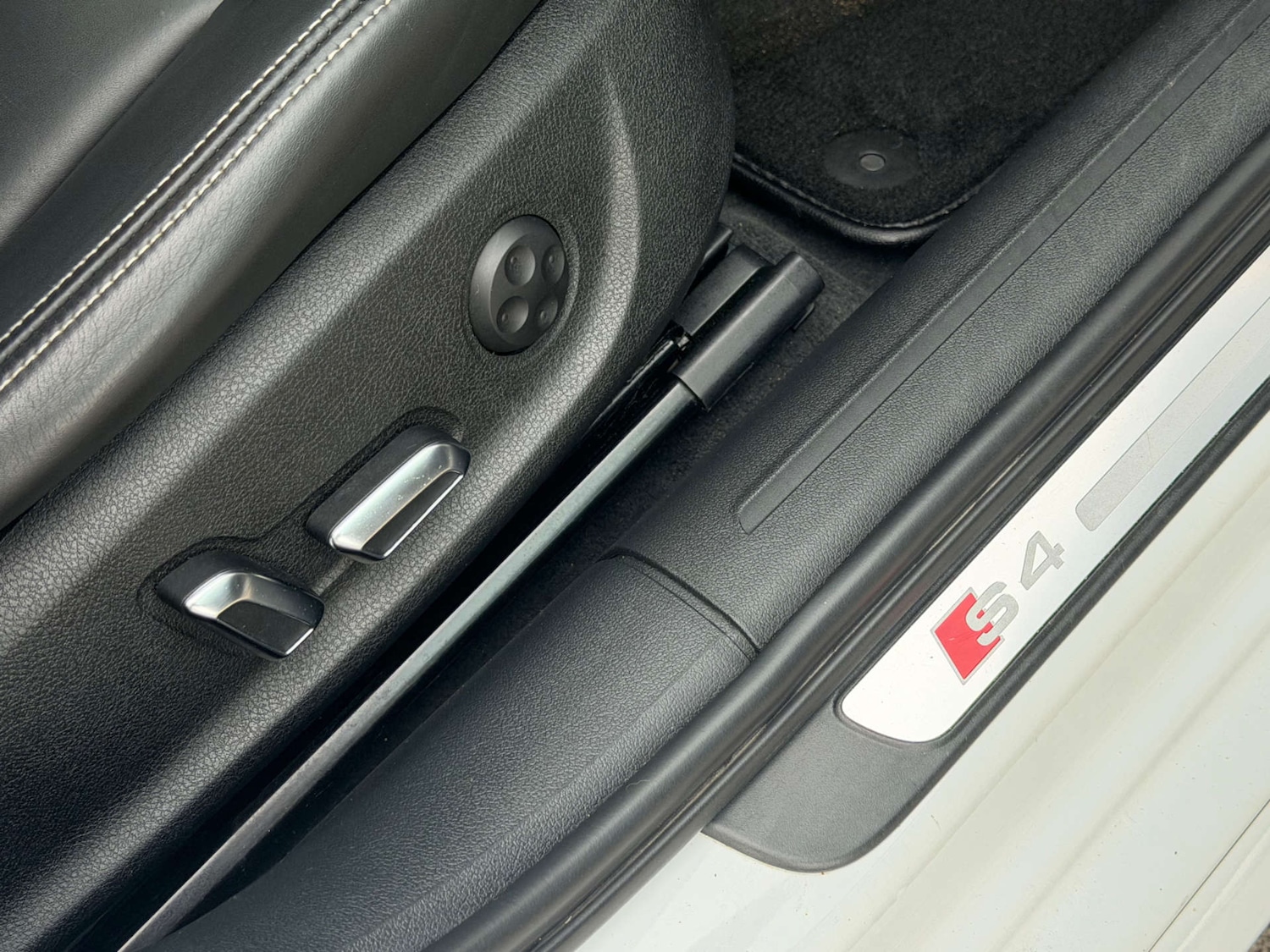 Used Audi A4 2013 for sale - 77535123: Photo 26