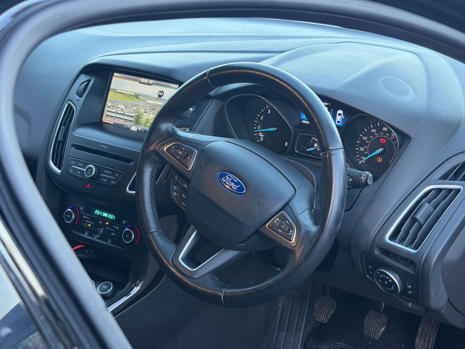 Used Ford Focus 2016 for sale - 77234093: Photo 2