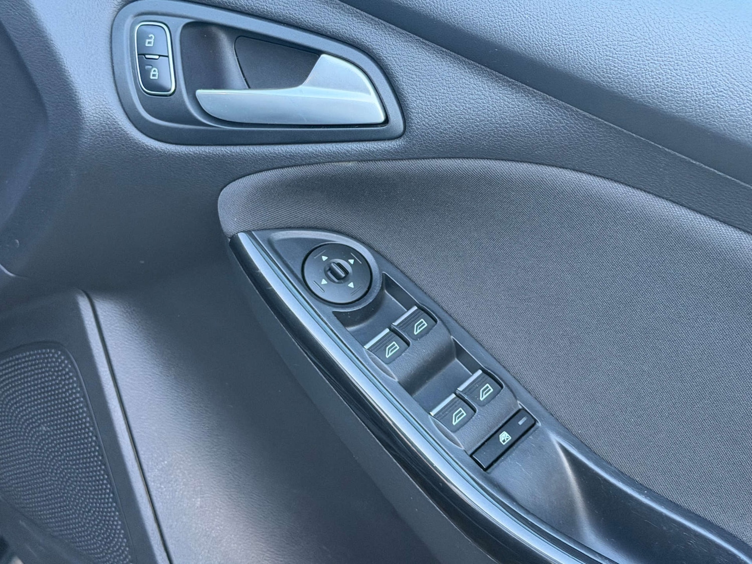 Used Ford Focus 2016 for sale - 77234093: Photo 3